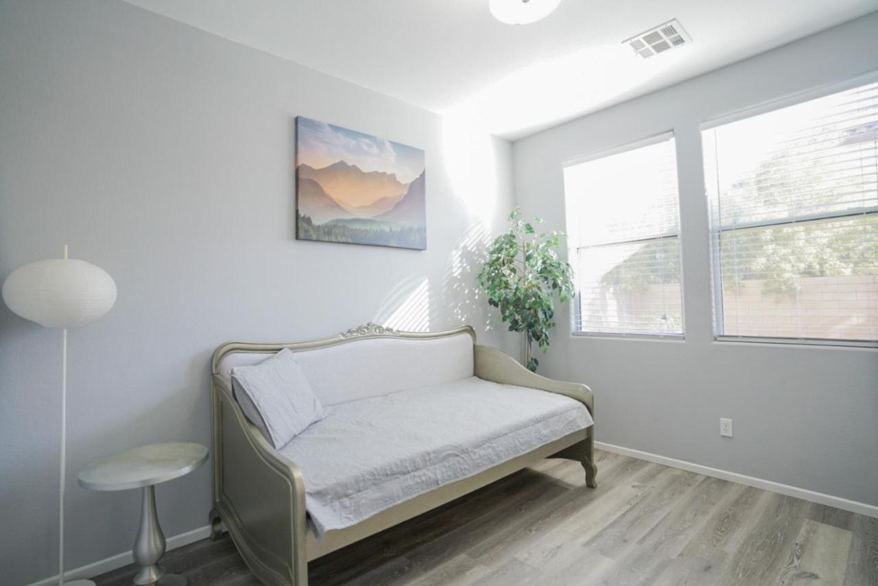 Ultra Modern Las Vegas Home 20min From The Strip Exterior foto
